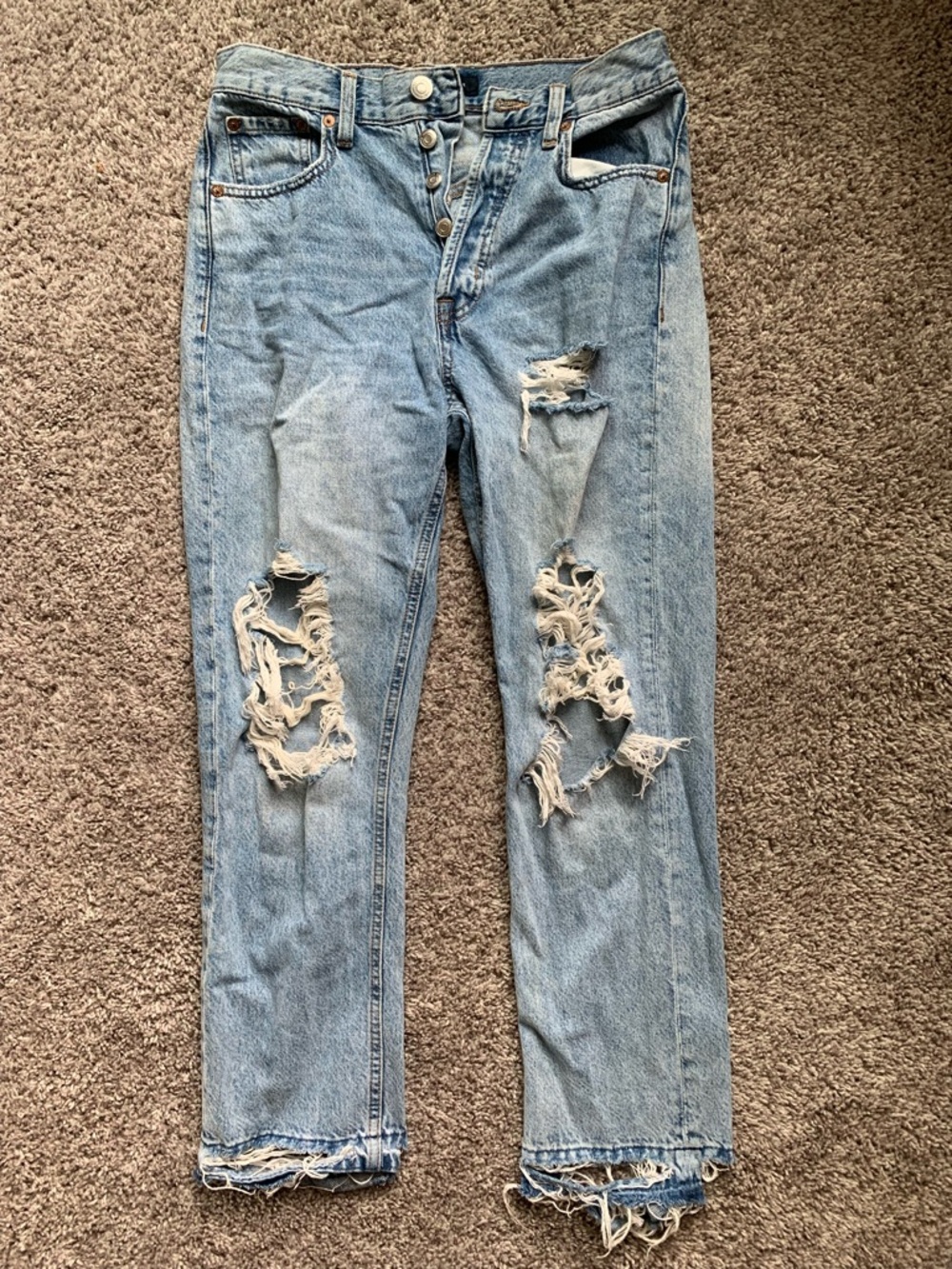 Light Wash Distressed Ripped Jeans